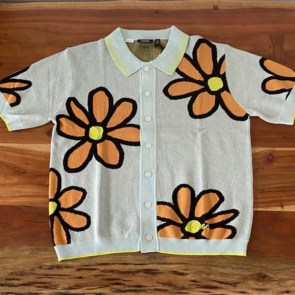 WESC short sleeve knit cardigan daisies polo collar button front blue orange M - Picture 6 of 14